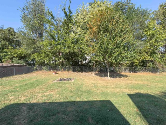 2202 Kim Drive, Clarksville, TN 37043