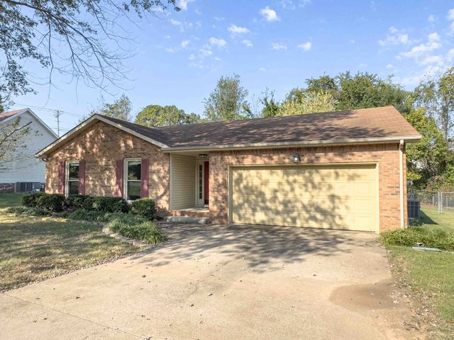 2202 Kim Drive, Clarksville, TN 37043