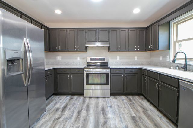 2202 Kim Drive, Clarksville, TN 37043