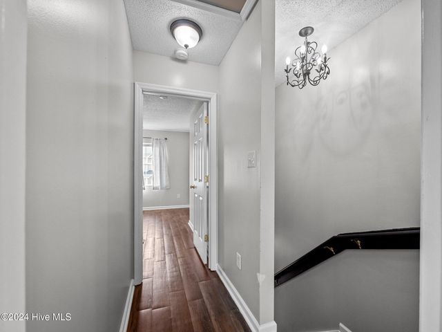 100 Pinegrove Court, Jacksonville, NC 28546