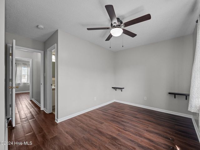 100 Pinegrove Court, Jacksonville, NC 28546