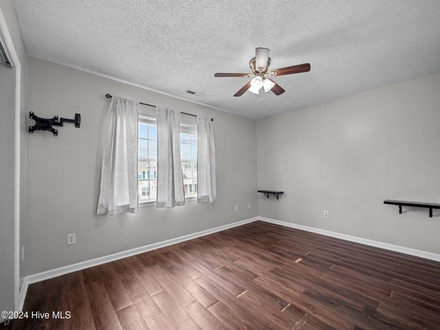 100 Pinegrove Court, Jacksonville, NC 28546