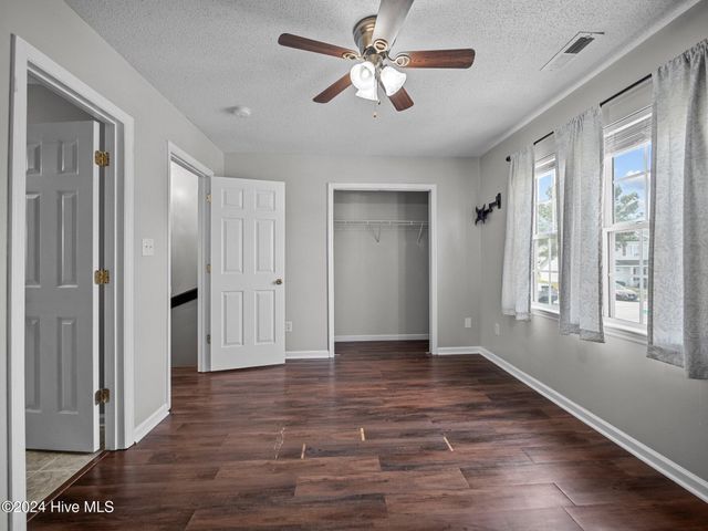 100 Pinegrove Court, Jacksonville, NC 28546