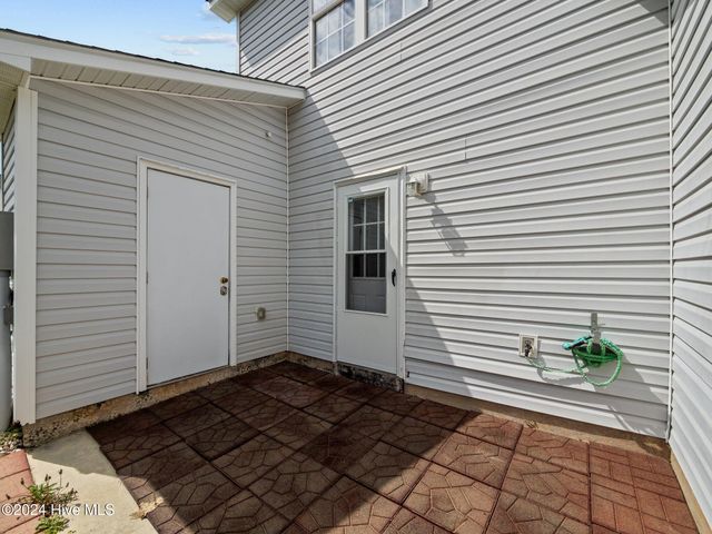 100 Pinegrove Court, Jacksonville, NC 28546