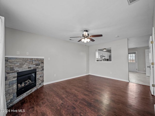 100 Pinegrove Court, Jacksonville, NC 28546