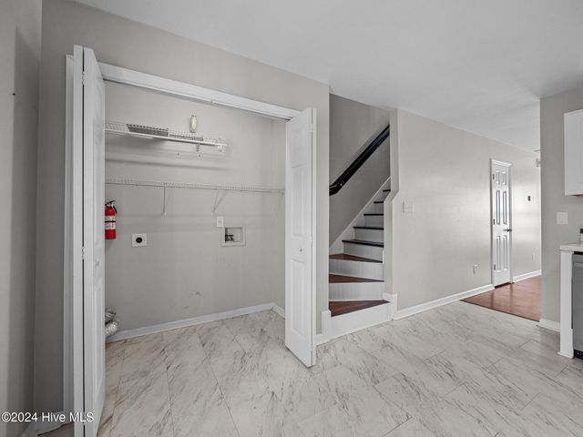 100 Pinegrove Court, Jacksonville, NC 28546