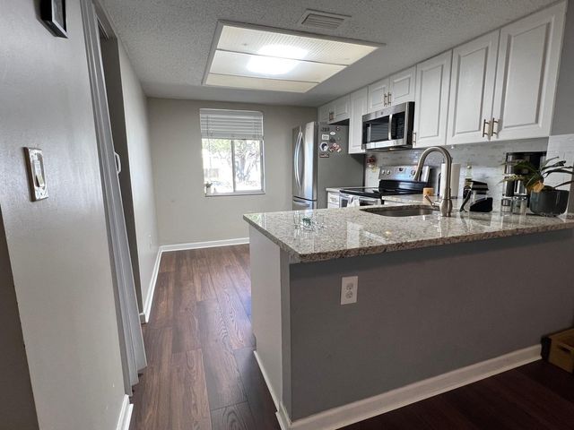 102 PALMETTO COURT 2, Oldsmar, FL 34677