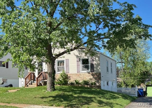 10243 Saint Katherine Lane, St Ann, MO 63074