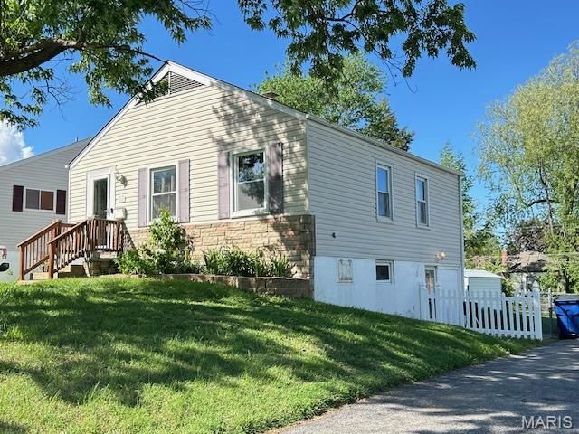 10243 Saint Katherine Lane, St Ann, MO 63074