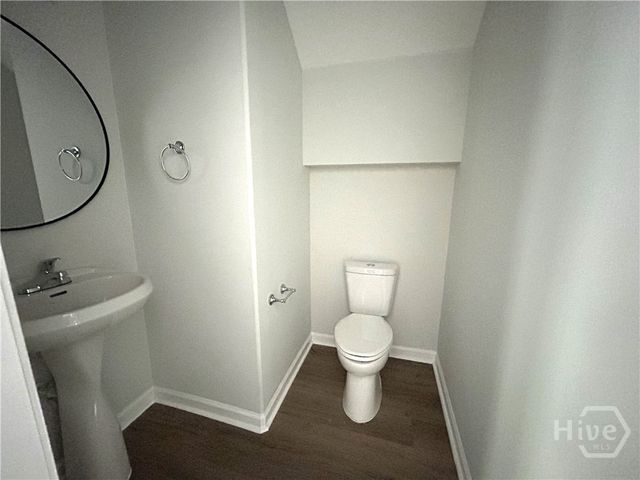 136 Lakepointe Drive, Savannah, GA 31407