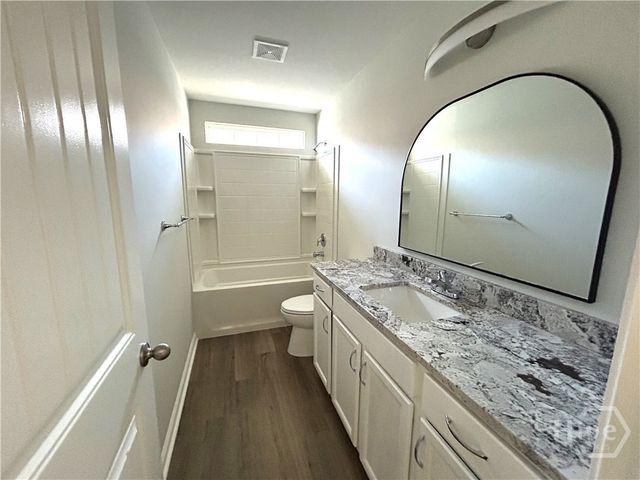 136 Lakepointe Drive, Savannah, GA 31407