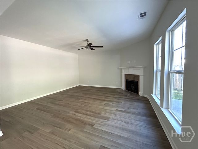 136 Lakepointe Drive, Savannah, GA 31407