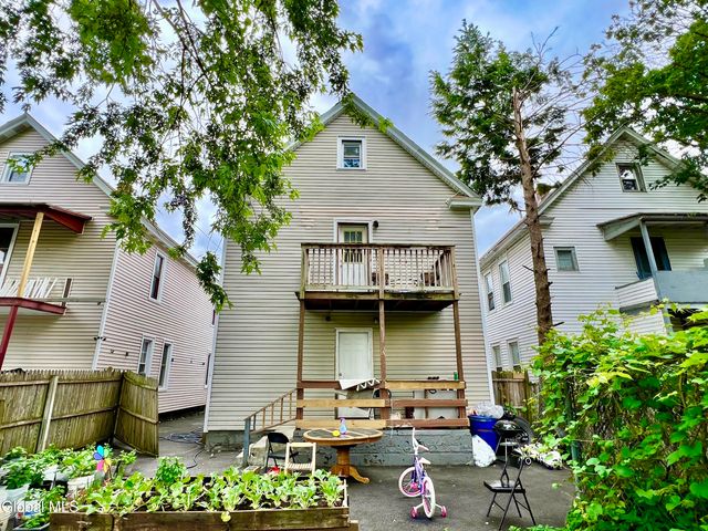 807 Craig Street, Schenectady, NY 12307