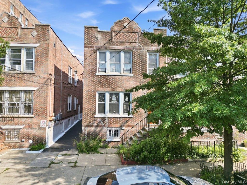 4626 Carpenter Avenue, Bronx, NY 10470 — photo 2