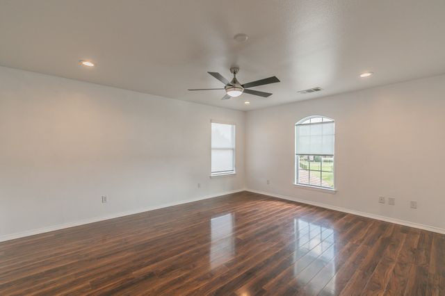 8701 Freeport Drive, Denton, TX 76207