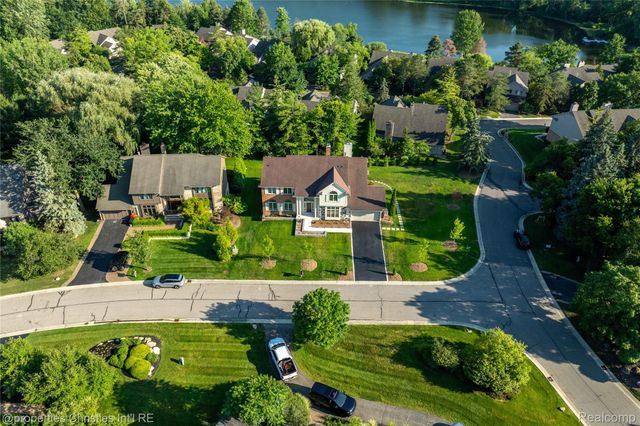 4802 Panorama Circle, West Bloomfield Charter Township, MI 48323