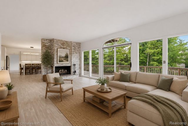 4802 Panorama Circle, West Bloomfield Charter Township, MI 48323