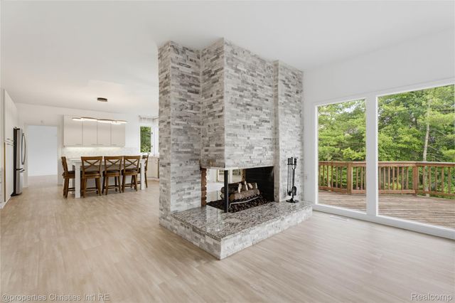 4802 Panorama Circle, West Bloomfield Charter Township, MI 48323