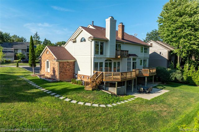 4802 Panorama Circle, West Bloomfield Charter Township, MI 48323