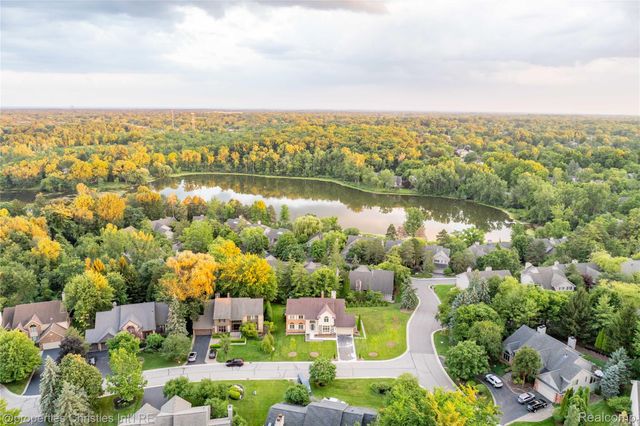 4802 Panorama Circle, West Bloomfield Charter Township, MI 48323