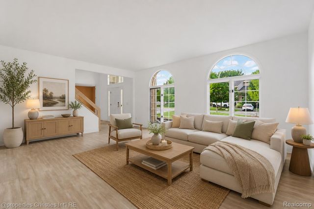 4802 Panorama Circle, West Bloomfield Charter Township, MI 48323