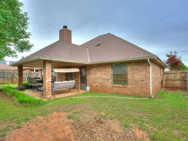 1808 SE 15th Street, Moore, OK 73160
