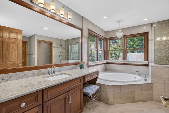 450 Ford Lane, Bartlett, IL 60103