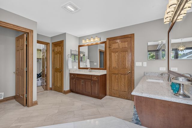 450 Ford Lane, Bartlett, IL 60103