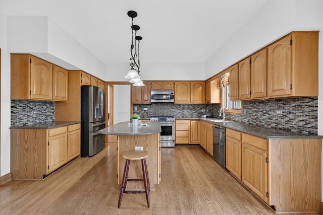 450 Ford Lane, Bartlett, IL 60103