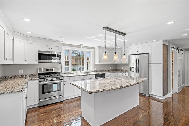 8 Crescent St., Tewksbury, MA 01876