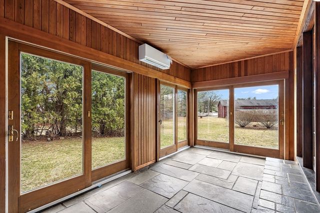 8 Crescent St., Tewksbury, MA 01876