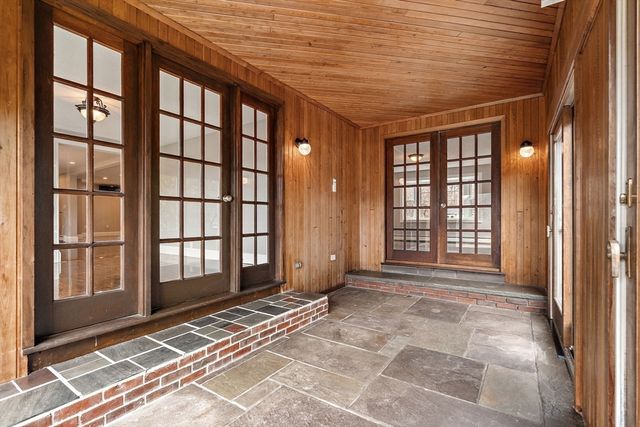 8 Crescent St., Tewksbury, MA 01876