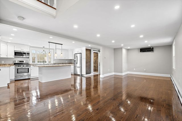 8 Crescent St., Tewksbury, MA 01876