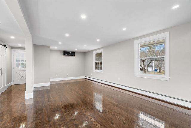 8 Crescent St., Tewksbury, MA 01876