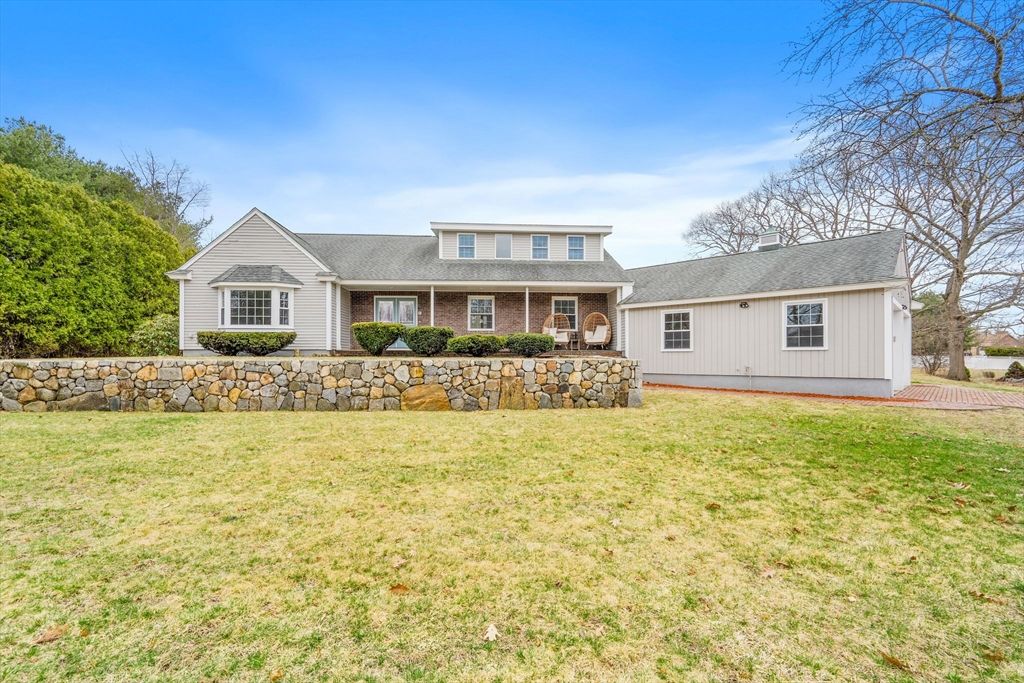 8 Crescent St., Tewksbury, MA 01876