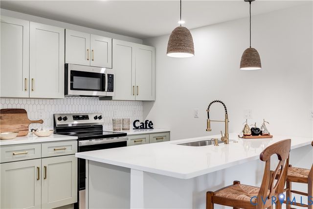 1240 Maryville Ave, Hopewell, VA 23860