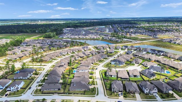 32212 Highwood Green Lane, Conroe, TX 77385