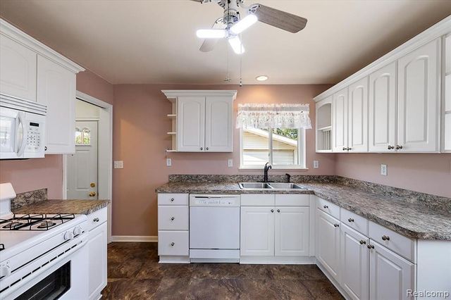 21513 Willow Wisp Street, Saint Clair Shores, MI 48082