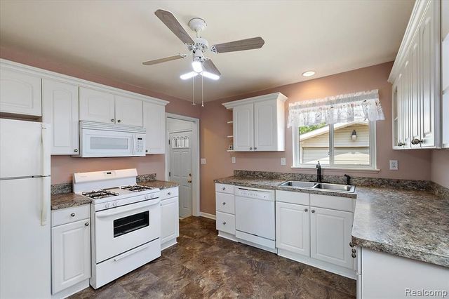21513 Willow Wisp Street, Saint Clair Shores, MI 48082
