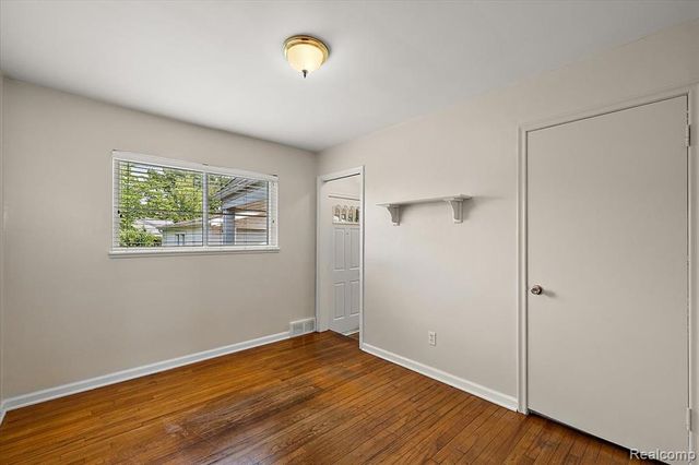 21513 Willow Wisp Street, Saint Clair Shores, MI 48082