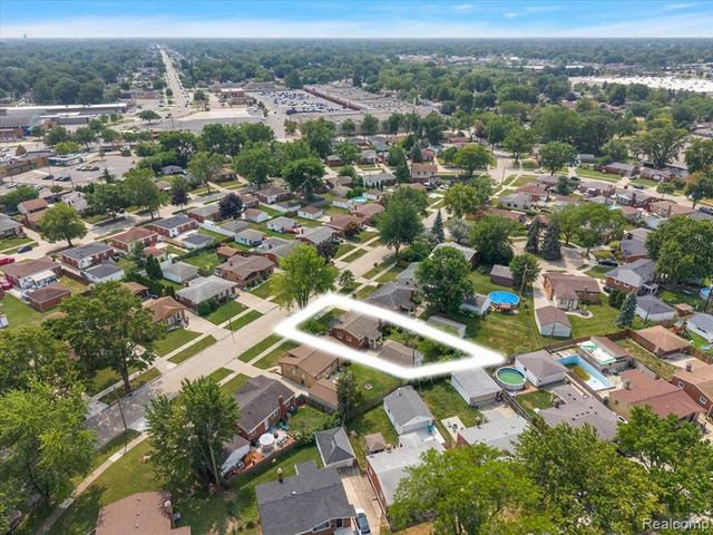 21513 Willow Wisp Street, Saint Clair Shores, MI 48082