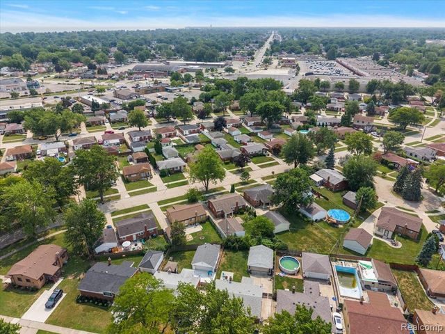 21513 Willow Wisp Street, Saint Clair Shores, MI 48082