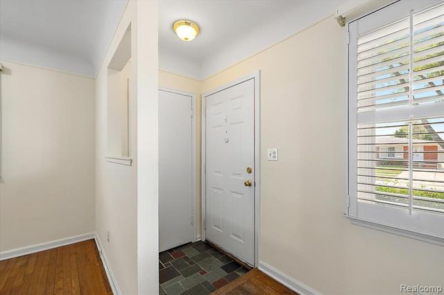 21513 Willow Wisp Street, Saint Clair Shores, MI 48082