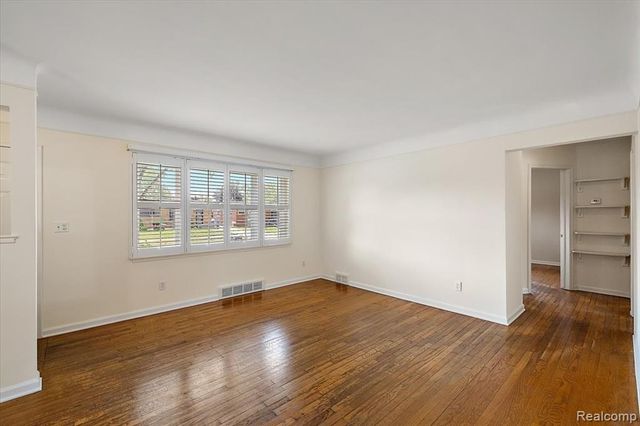 21513 Willow Wisp Street, Saint Clair Shores, MI 48082