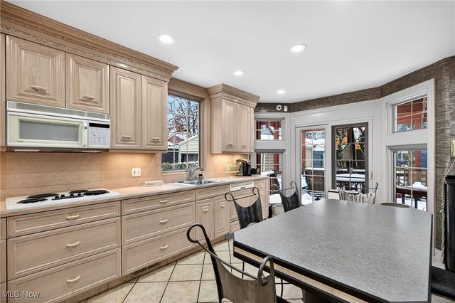 3498 Bainbridge Road, Cleveland Heights, OH 44118