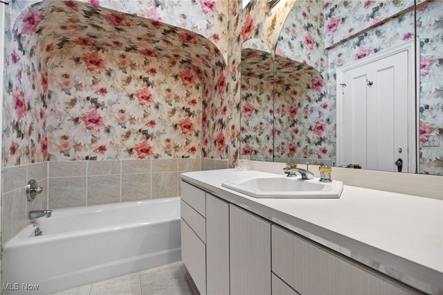 3498 Bainbridge Road, Cleveland Heights, OH 44118