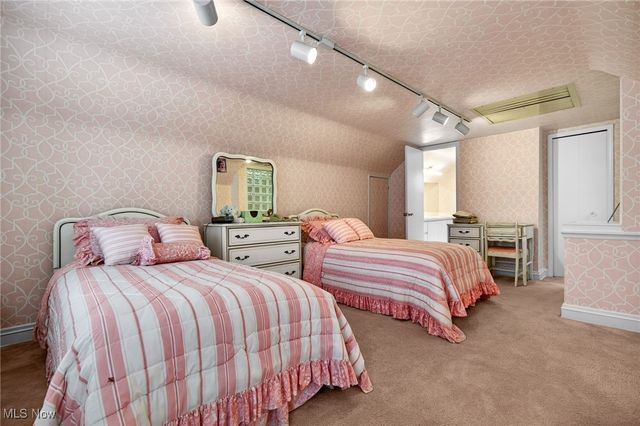 3498 Bainbridge Road, Cleveland Heights, OH 44118