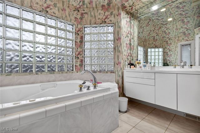 3498 Bainbridge Road, Cleveland Heights, OH 44118