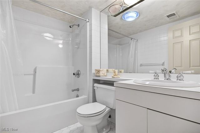 3498 Bainbridge Road, Cleveland Heights, OH 44118