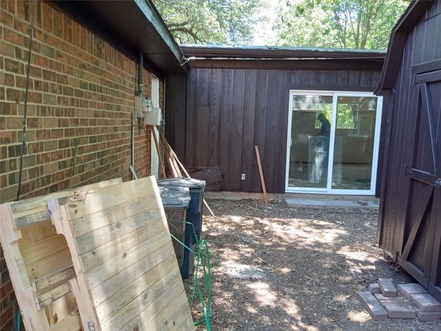 4528 Moorview Avenue, Fort Worth, TX 76119